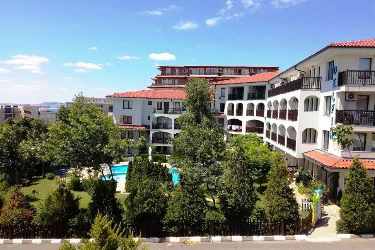 Delfin Apart Complex Свети-Влас Экстерьер фото