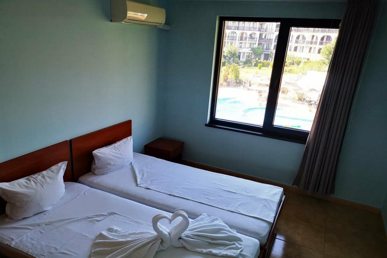 Delfin Apart Complex Свети-Влас Экстерьер фото